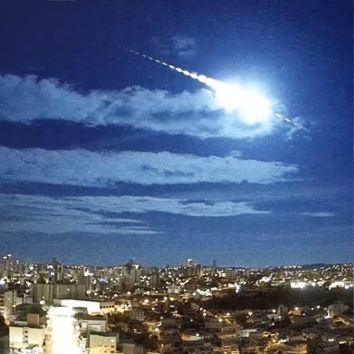 METEORO CAIU NO VALE DO CAPÃO NA CHAPADA DIAMANTINA NA NOITE DESTE DOMINGO (17)